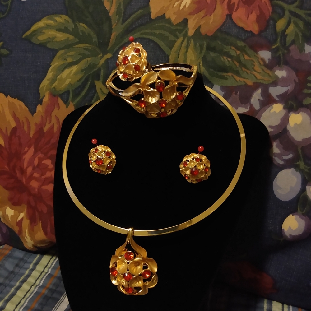 Costume Jewelry Set in Gold Tone & Red